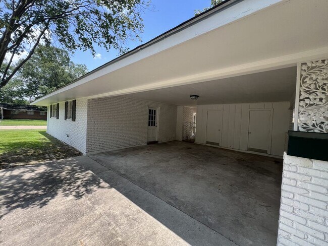 Building Photo - 10444 Browning Dr