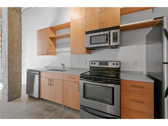 Building Photo - 718 N Washington Ave