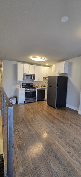 Building Photo - 6416 N Campbell Ave