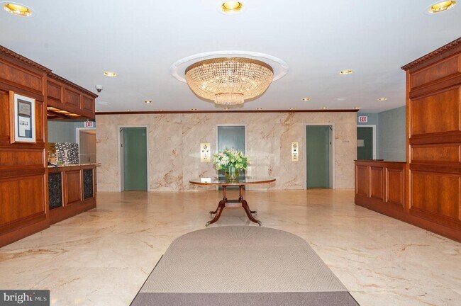 Building Photo - 4501 Arlington Blvd