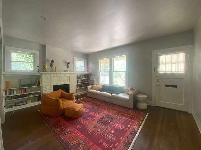 Building Photo - Walling