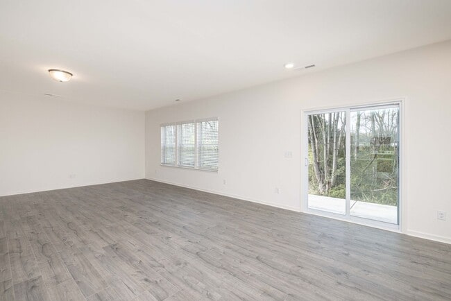 Building Photo - BEAUTIFUL 4 Bedroom Home Piedmont School District - AVAILABLE JULY 2026
