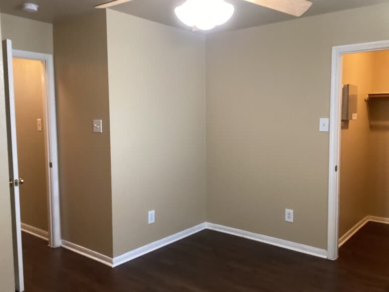 Building Photo - 3608 Cheyenne St