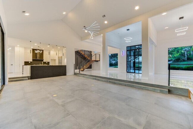 Building Photo - 9409 Bell Mountain Dr