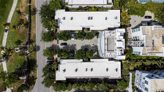 Building Photo - 2025 Meridian Ave