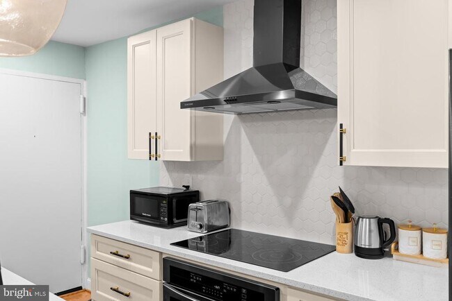 Building Photo - 9820 Georgia Ave