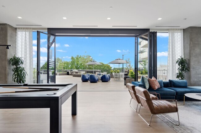 Building Photo - Premier Penthouse Suite at Seven 88 West Midtown-