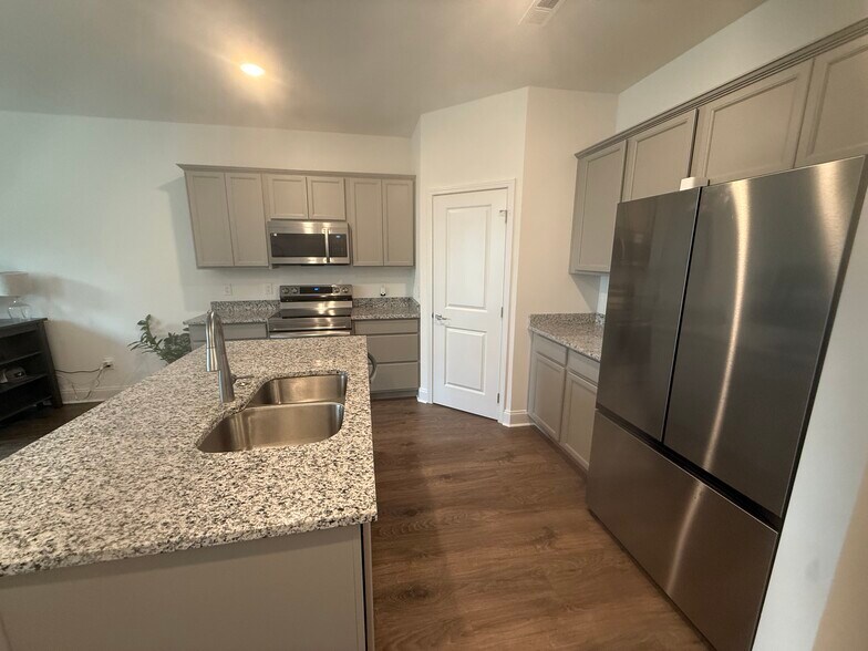 Building Photo - 1516 Mountain Quail Cir