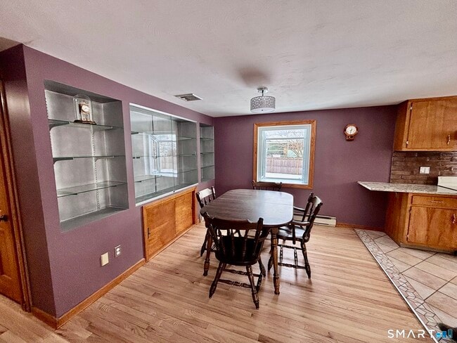 Building Photo - 160 Aimes Dr