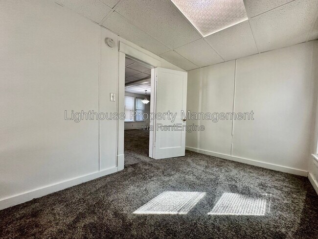 Building Photo - 2528 Hoyt St