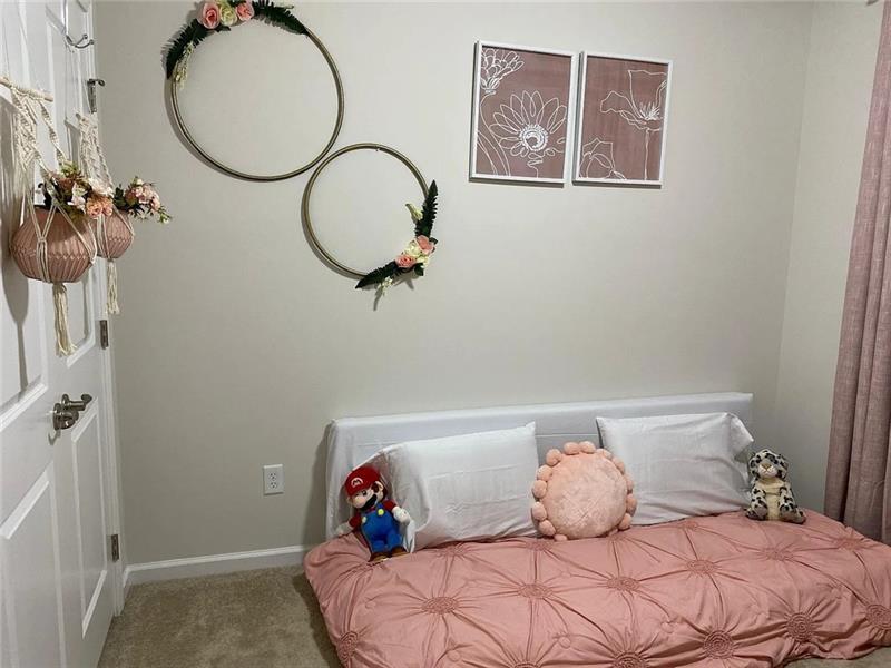 Building Photo - 2008 Hemlock Ln