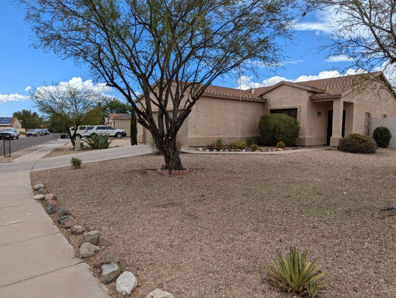 Building Photo - 5389 S Royal Richmond Dr