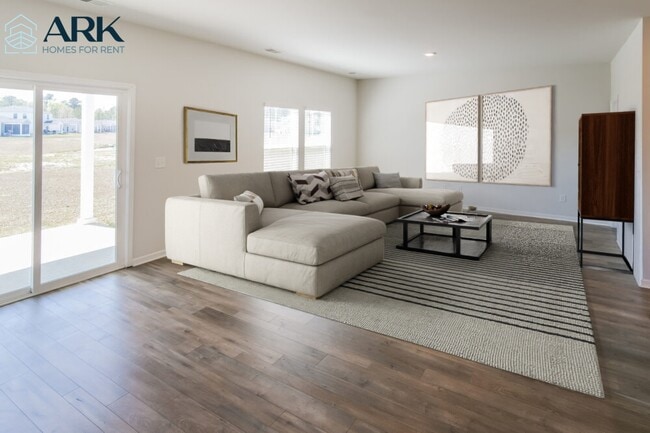 Building Photo - 700 Watercliff Dr