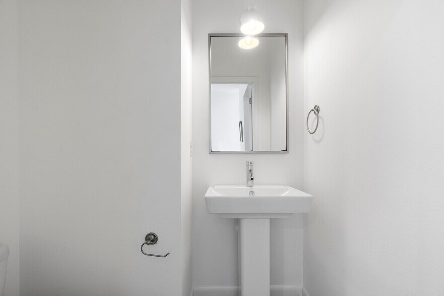 Building Photo - 312 Ashley Dawn Ln