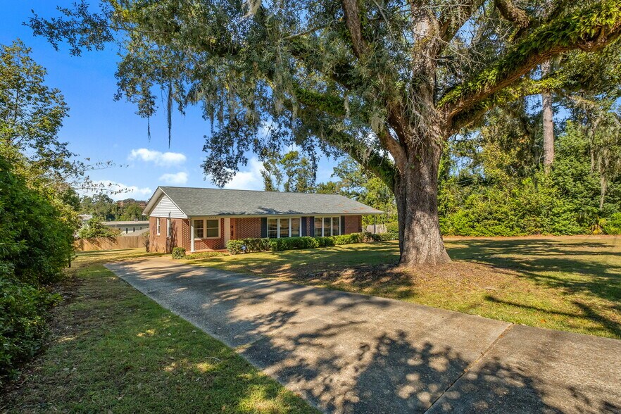 Building Photo - 1716 S Meridian St