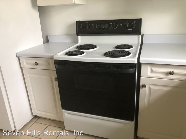 Building Photo - 1027 W Main St