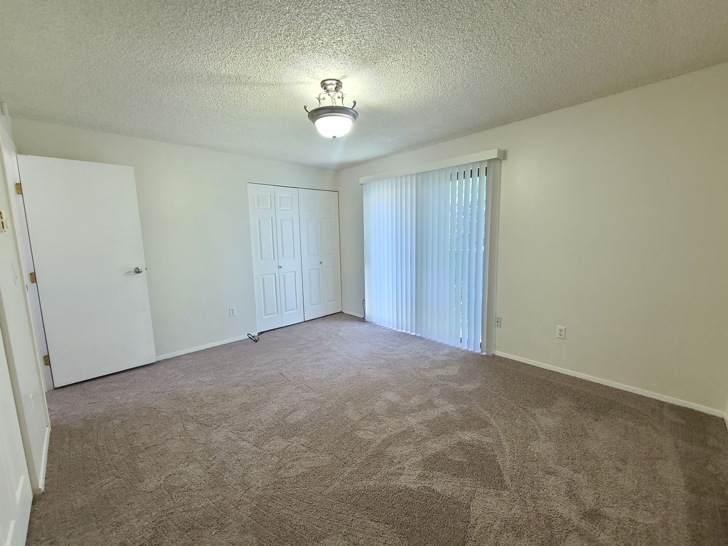 Building Photo - 2121 E Upriver Dr