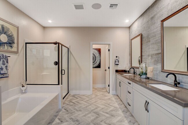 Building Photo - Luxury Fully Furnished Designer Home in Inspirada!