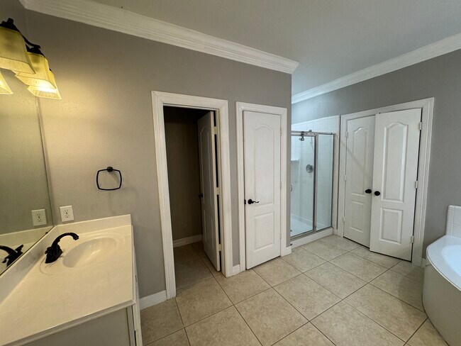 Building Photo - 15314 Carsen Bend Dr