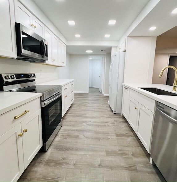 Building Photo - 500 Egret Cir