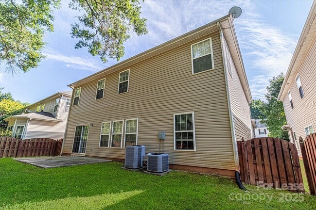 Building Photo - 15635 Normans Landing Dr