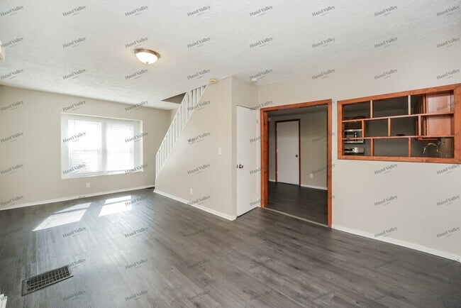 Building Photo - 7905 Berry Ave
