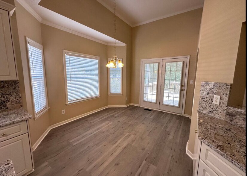 Building Photo - 297 High Chaparral Dr