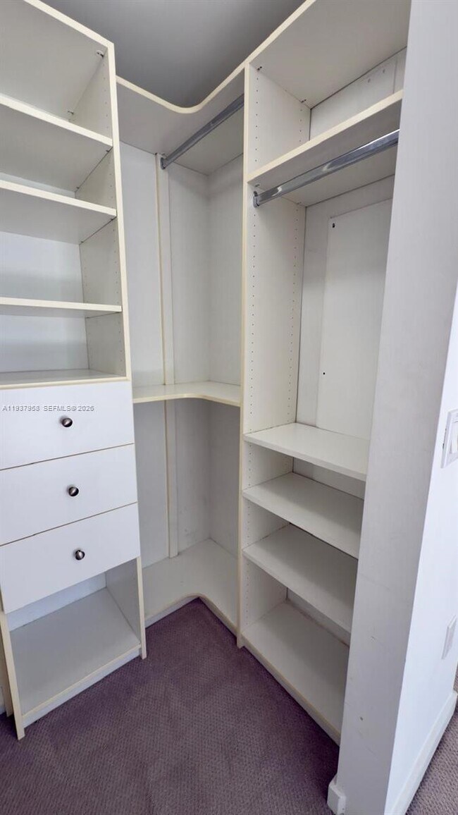 Building Photo - 31 SE 6th St