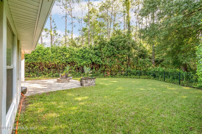 Building Photo - 1892 Vista Lakes Dr