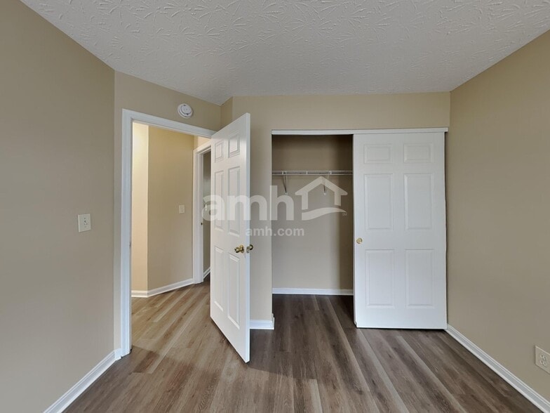 Building Photo - 563 Tupelo Dr
