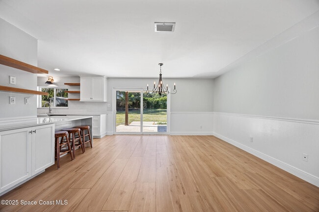 Building Photo - 3701 Warwick Dr