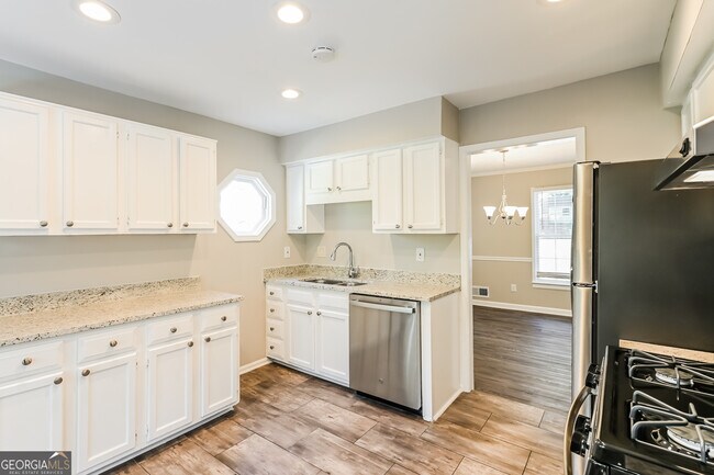 Building Photo - 2871 Quinbery Dr