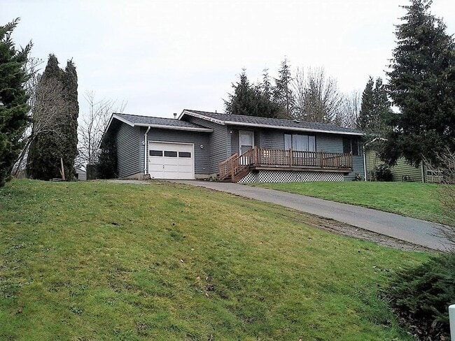 Building Photo - 3 Bed, 1 Bath Home in Ferndale with Garage