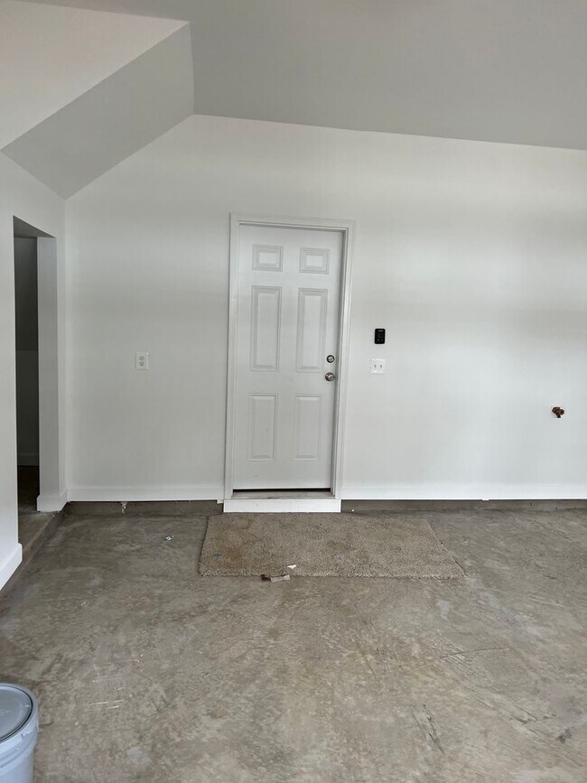 Building Photo - Townhouse for Rent in Preston Lake  *****F...