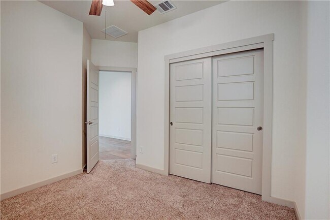 Building Photo - 280 Tequilana Pass