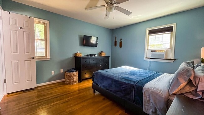 Building Photo - Updated Brick Ranch - Move In Ready!