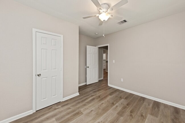 Building Photo - 1113 8th St