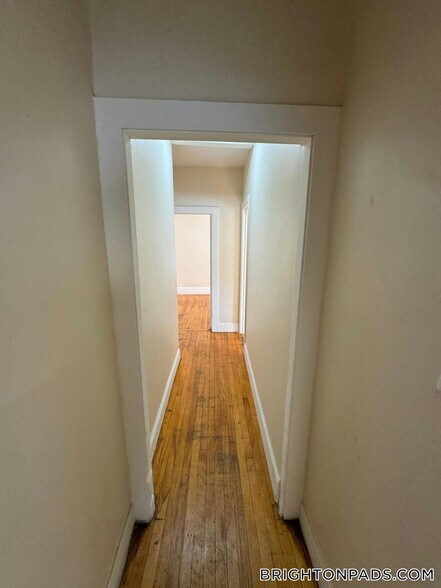 Building Photo - 44 Winship St