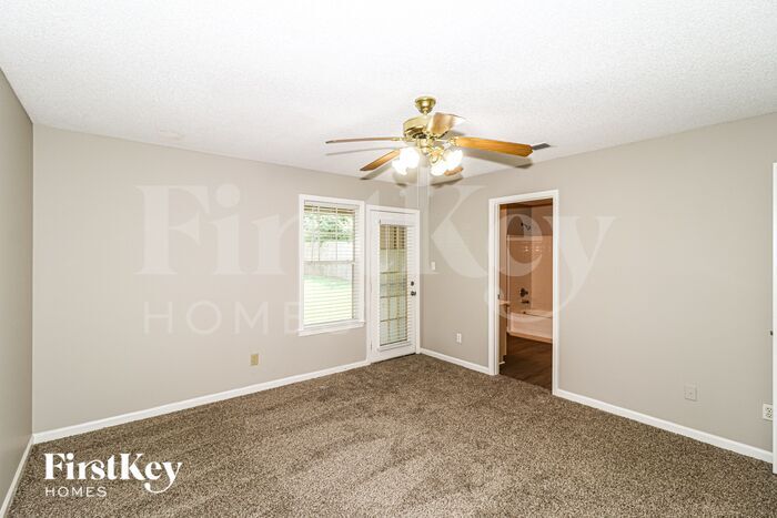 Building Photo - 6856 Meadow Chase Ln