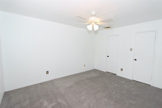 Building Photo - 10639 Braes Bend Dr