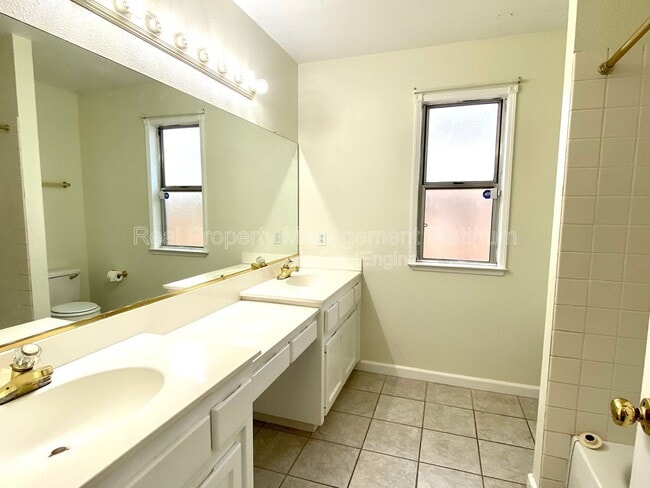 Building Photo - 5811 W Sample Ave