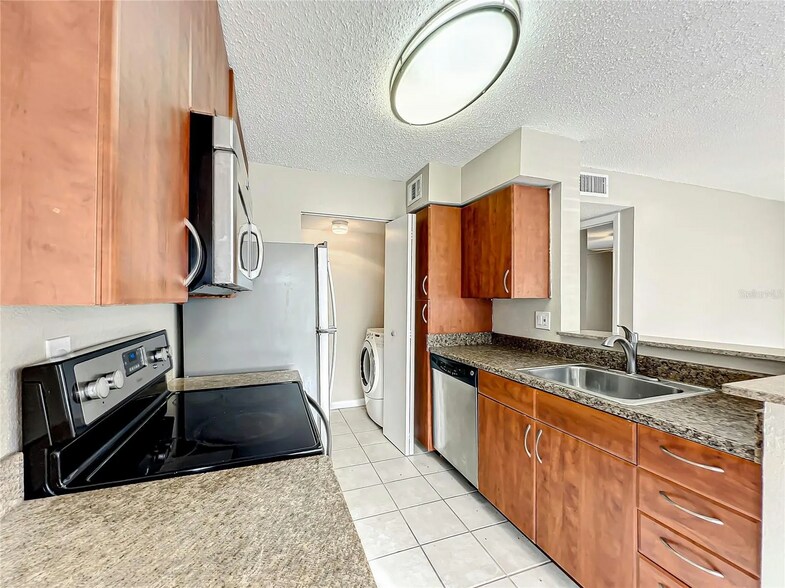 Building Photo - 11550 Westwood Blvd