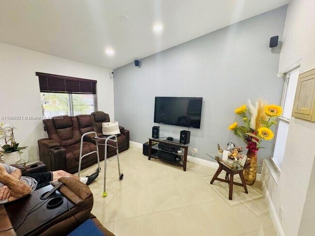 Building Photo - 10003 SW 147th Ct