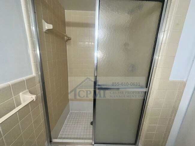 Building Photo - 120 Isle of Venice Dr
