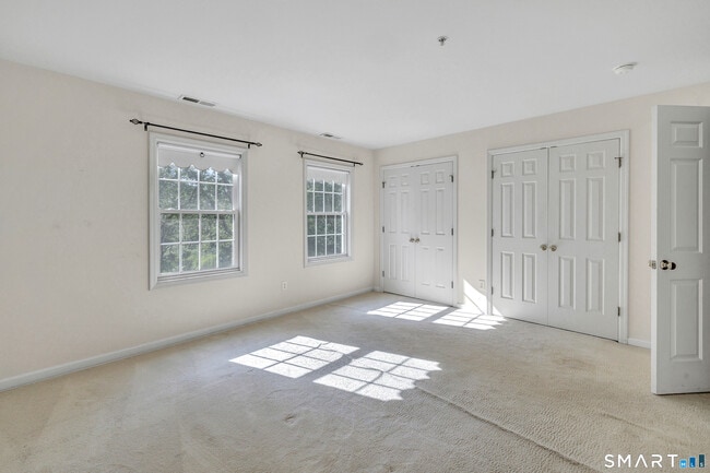 Building Photo - 570 Danbury Rd