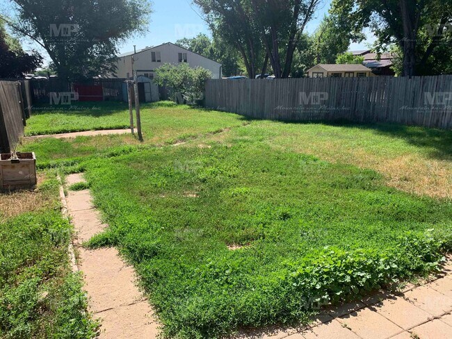 Building Photo - 1020 N Taft Hill Rd