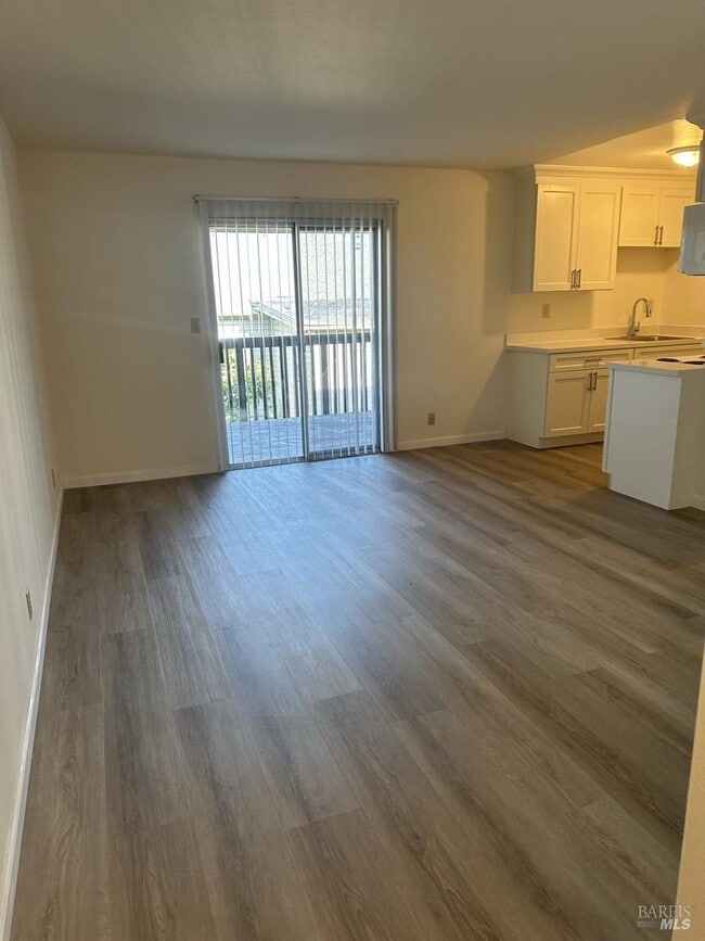 Building Photo - 338 Amador St