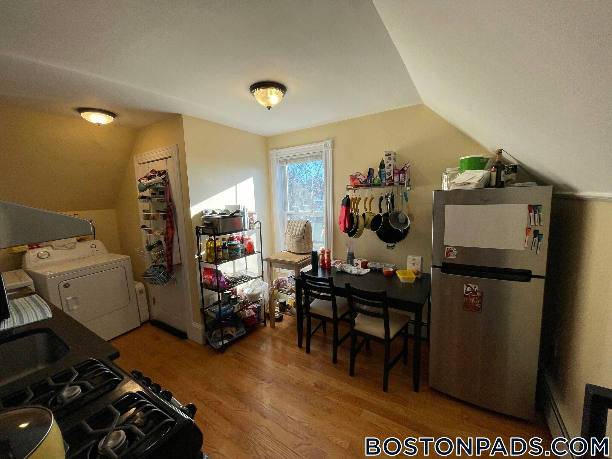 Building Photo - 5 Irving St