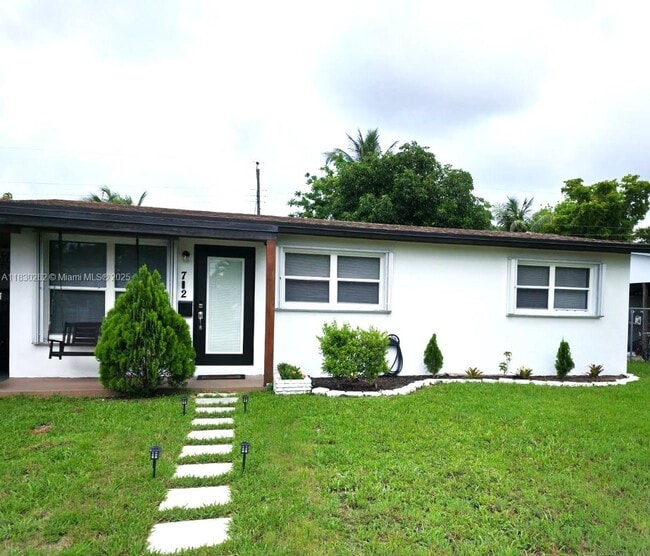 Primary Photo - 712 SW 22nd Terrace