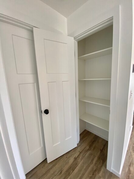 Building Photo - 1318 6th St